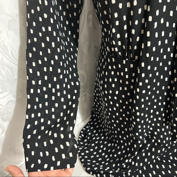 BCBG MAXAZRIA B&W Collared Buttoned Front Dress - Picture 4 of 12